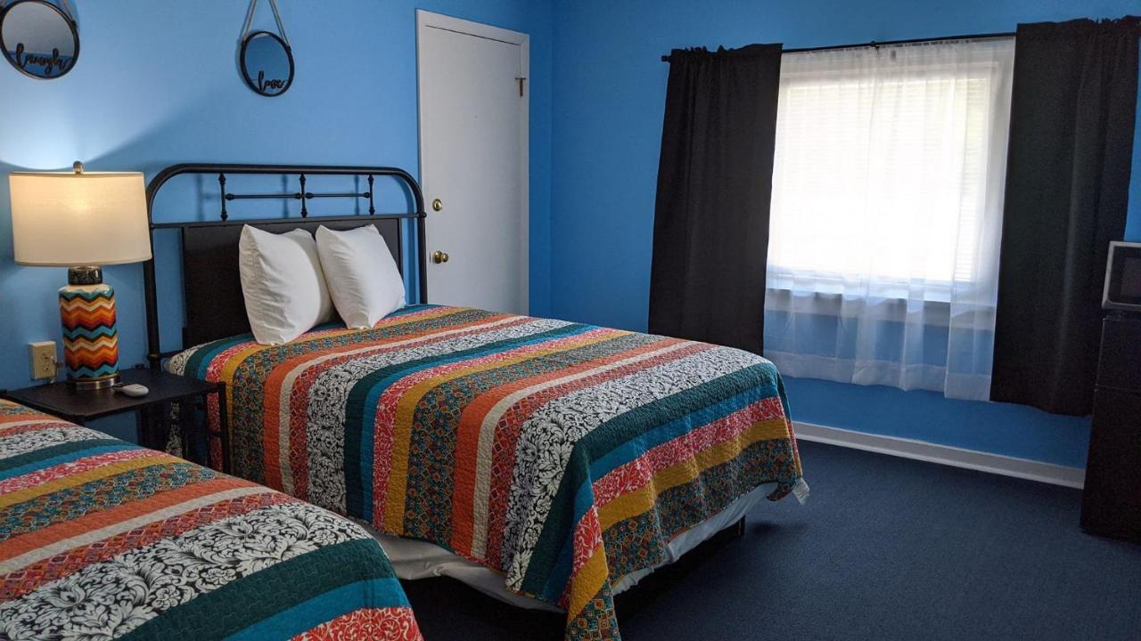 Blue Ridge Motel Schroon Lake Exterior photo